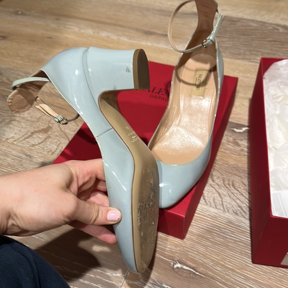 Valentino baby blue patent block heel with strap - Picture 11 of 11